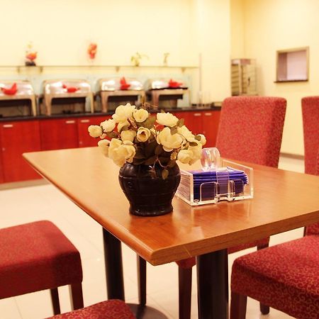 Hanting Express Shanghai Songjiang North Renmin Road Bagian luar foto